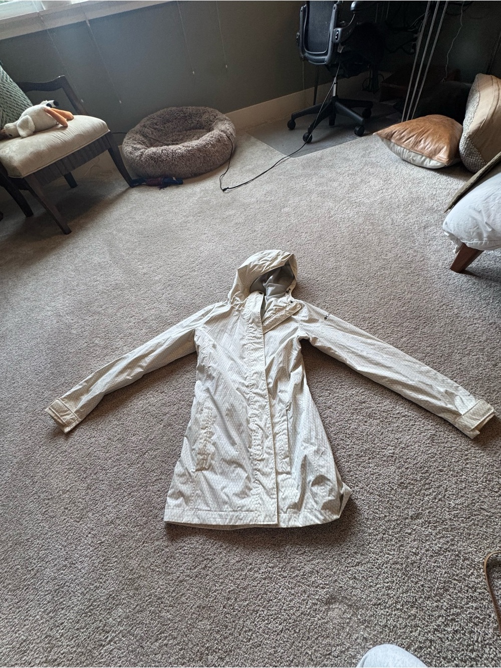 Women’s Lightweight Hooded Raincoat - Cream